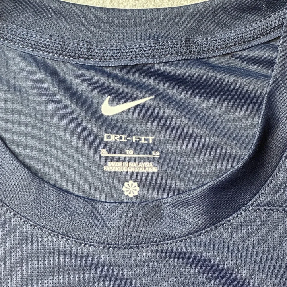 Nike T-Shirt Mens XL Blue Clear Lake Basketball Dri-FIT FJ9571-423 Athletic Tee